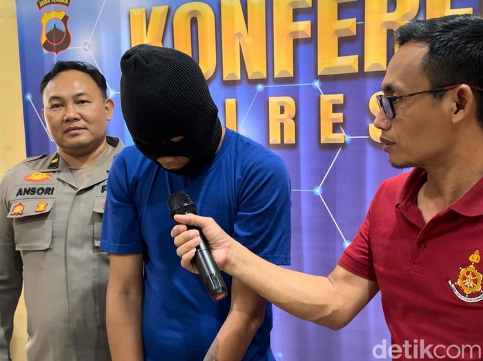 Pria asal Jepara yang digerebek di Rembang saat nyabu diamankan kepolisian (Foto: DetikJateng)