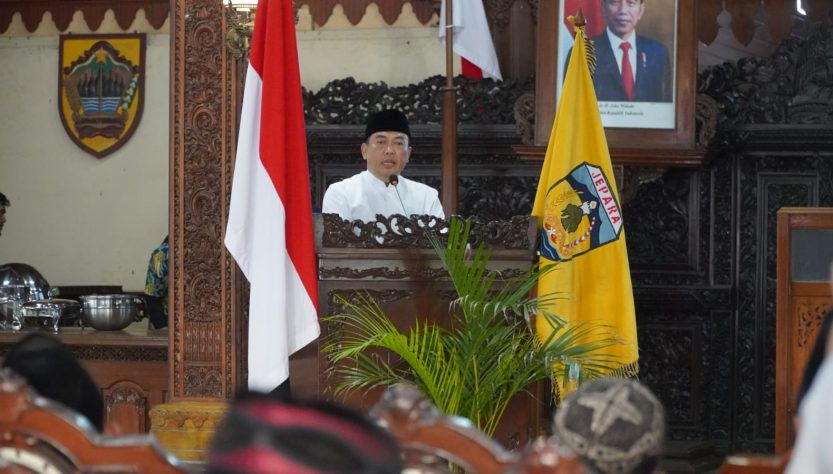 Pj Bupati Jepara Edy Supriyanta saat mengikuti Rapat Koordinasi Forkopimda Bersama Tokoh Masyarakat dan Tokoh Agama di Pendopo Kartini Kabupaten Jepara, Senin (25/3/2024) (Diskominfo Jepara)