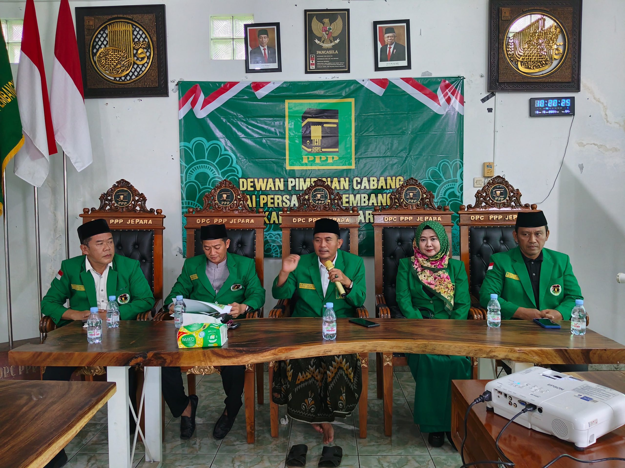 konferemsi pers di Kantor DPC PPP Jepara, Minggu ( 3/3/2024) (KF/Ariez)