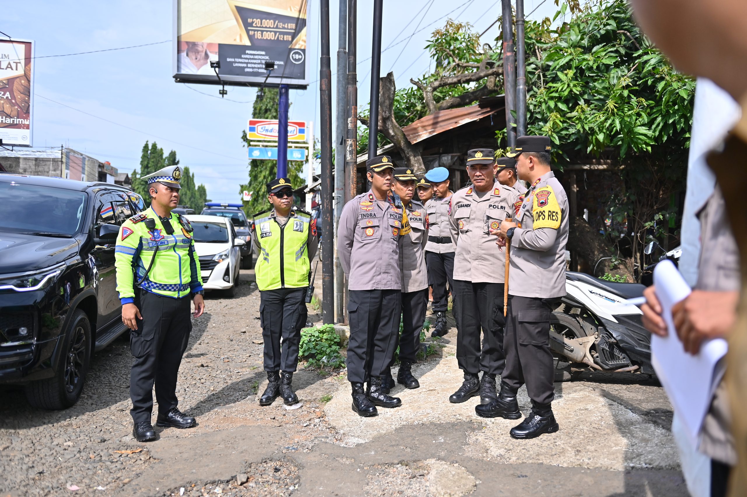 Kapolres Jepara AKBP Wahyu Nugroho Setyawan didampingi para pejabat utamanya melakukan pengecekan langsung ke posko operasi Ketupat Candi, Sabtu (6/4/2024)