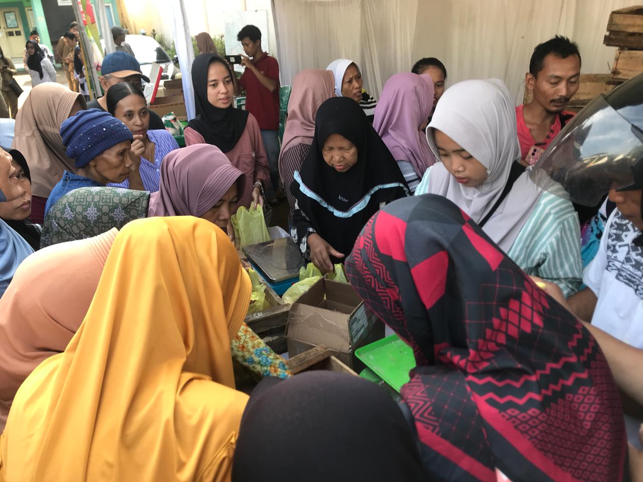 Pemerintah Kabupaten Jepara kembali menggelar Gerakan Pangan Murah (GPM) di Balai Desa Langon, Kecamatan Tahunan