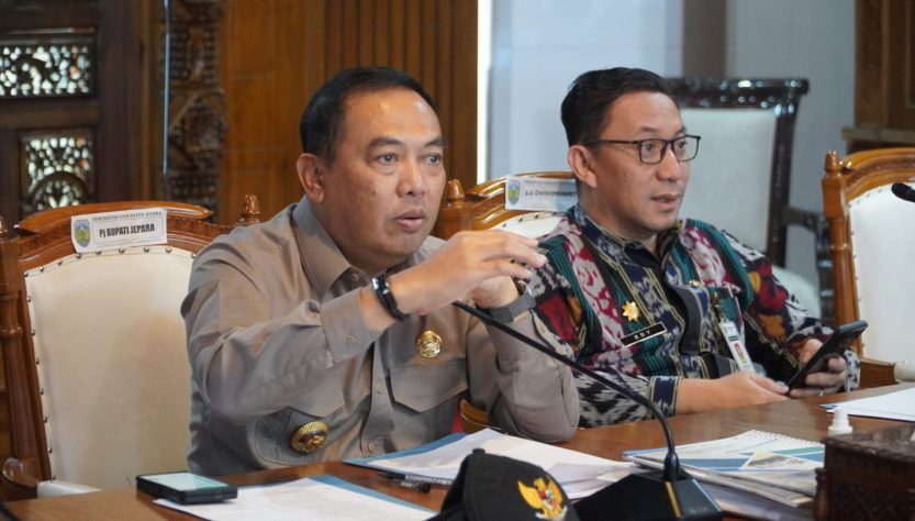 paparan potensi dan keunggulan desanya kepada Penjabat (Pj) Bupati Jepara Edy Supriyanta di Ruang Command Center Sekretariat Daerah Jepara, Rabu, (3/4/2024)
