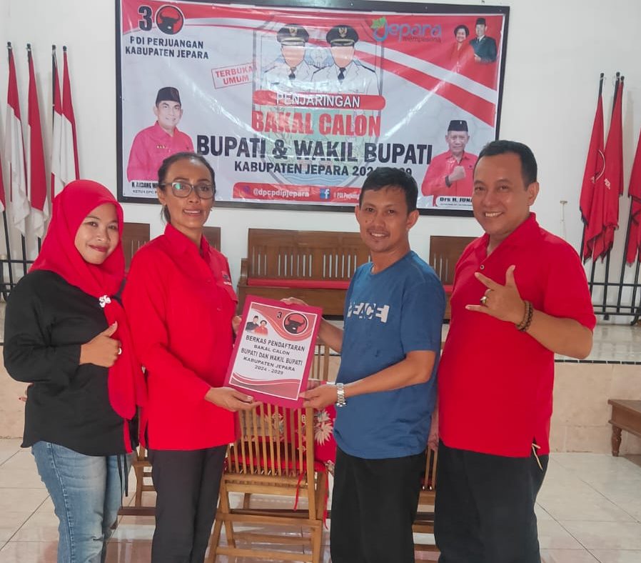 Pasutri Nuruddin Amin atau Gus Nung dengan Hindun Anisah atau Neng Hindun ikuti penjaringan bacalon bupati dan wakil Bupati PDIP, Rabu (24/4/2024)
