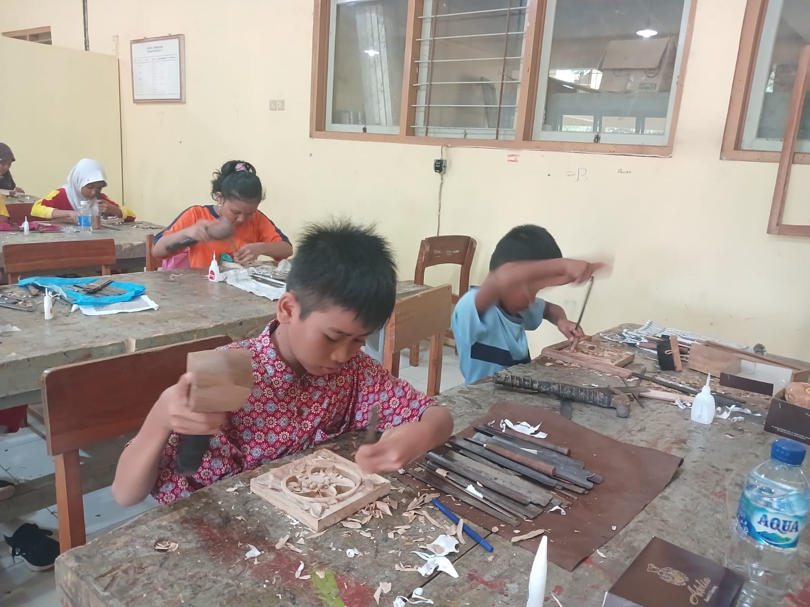 lomba ukir kayu tingkat SD dan SMP yang diselenggarakan SMK N 2 Jepara pada Rabu (24/4/2024)