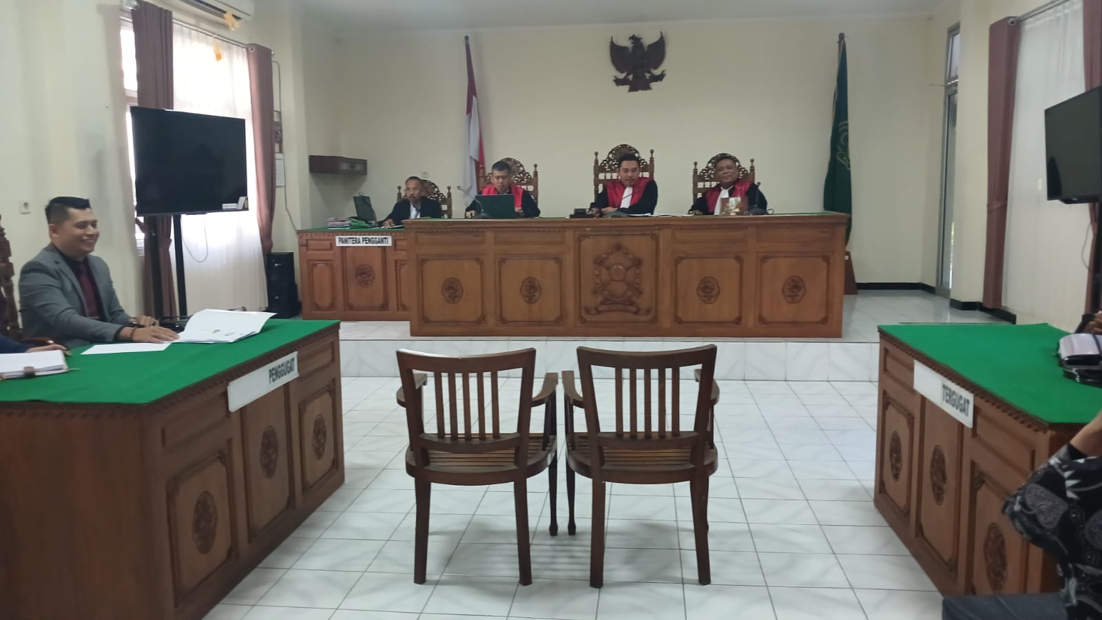 Persidangan perdata atas gugatan Pemerintah Kabupaten (Pemkab) Jepara yang dilayangkan kepada direksi dan komisaris PT BPR Bank Jepara Artha diawali dengan mediasi