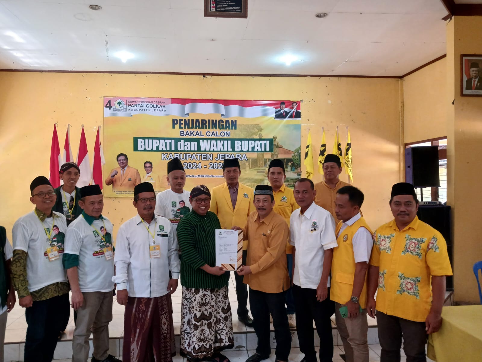 Ketua Dewan Pimpinan Cabang (DPC) Partai Kebangkitan Bangsa (PKB) Kabupaten Jepara, Nuruddin Amin mendaftar penjaringan bakal calon bupati Jepara melalui Dewan Pimpinan Daerah (DPD) Partai Golkar, pada Jumat (17/5/2024)