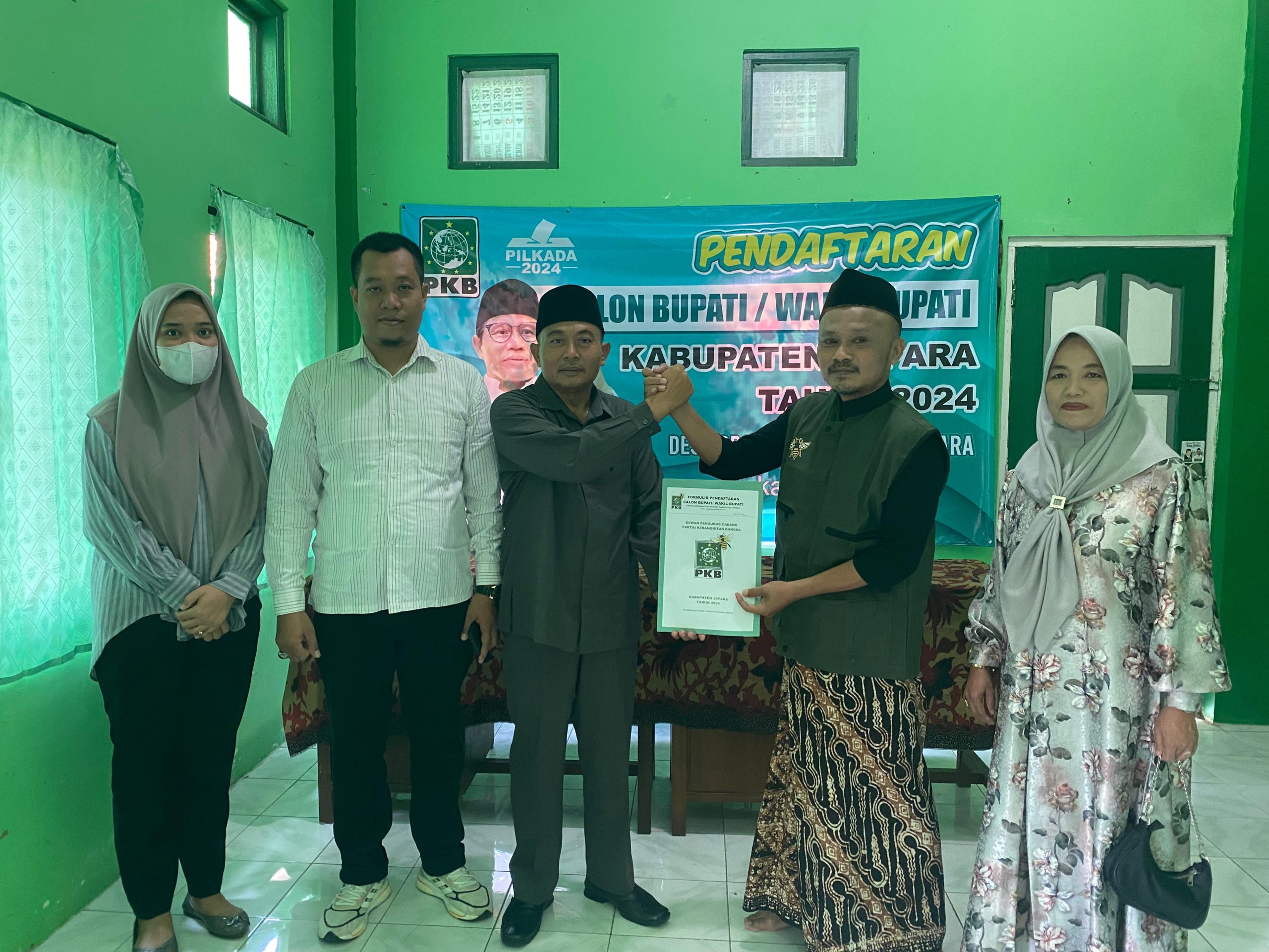 Ketua DPC PPP Jepara, Masykuri melakukan safari politik dengan mengikuti pendaftaran penjaringan di DPC PKB Jepara, pada Selasa (28/5/2024)