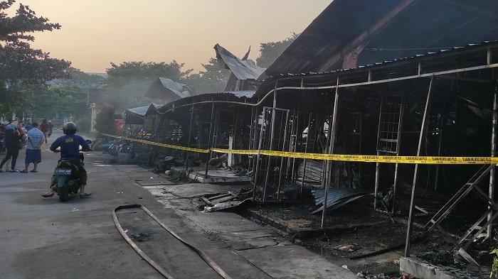 Penampakan kios pedagang di Pasar Babe di Jati Wetan, Kabupaten Kudus yang mengalami kebakaran hebat pada Rabu (5/6/2024) (Foto: TribunBanyumas.com)