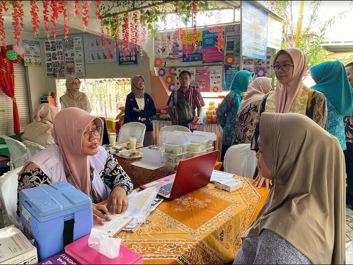Proses verifikasi lapangan Posyandu Integrasi layanan Primer (ILP) Sekar Arum kaliwuluh 1, Dukuh Kaliwuluh, Desa Gondoharum, Kecamatan Jekulo, Kabupaten Kudus dalam even Lomba Posyandu Berprestasi Jawa Tengah (Foto: Joglo Jateng)