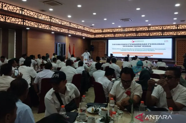 Para kepala desa di Kudus mengikuti sosialisasi netralitas di Hotel Kenari Kudus, Kamis (20/6/2024) (Foto: ANTARA)