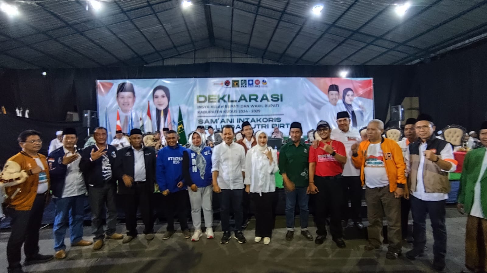 Deklarasi dukungan untuk pasangan Samani Intakoris dan Bellinda Putri Sabrina Birton menjadi Bupati dan Wakil Bupati Kudus periode 2024-2029 pada Minggu, 25 Agustus 2024 malam.