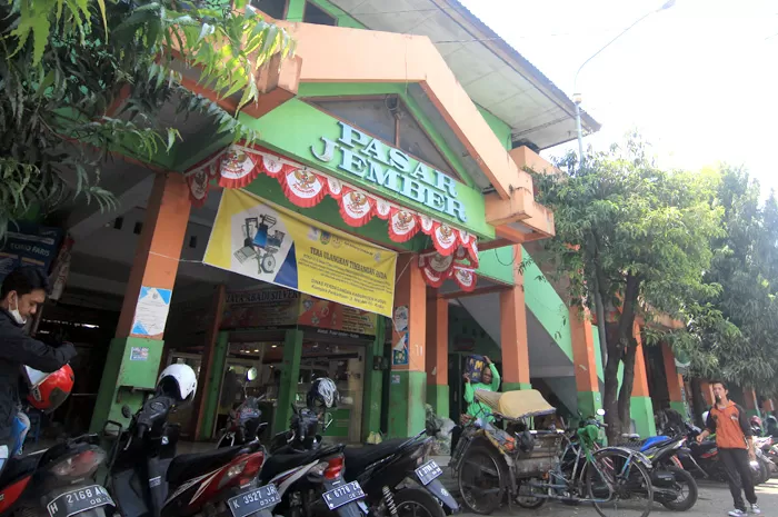 Pasar Jember masuk dalam daftar pasar tradisional yang akan mendapat revitalisasi pada 2024 ini. (DONNY SETYAWAN/RADAR KUDUS)