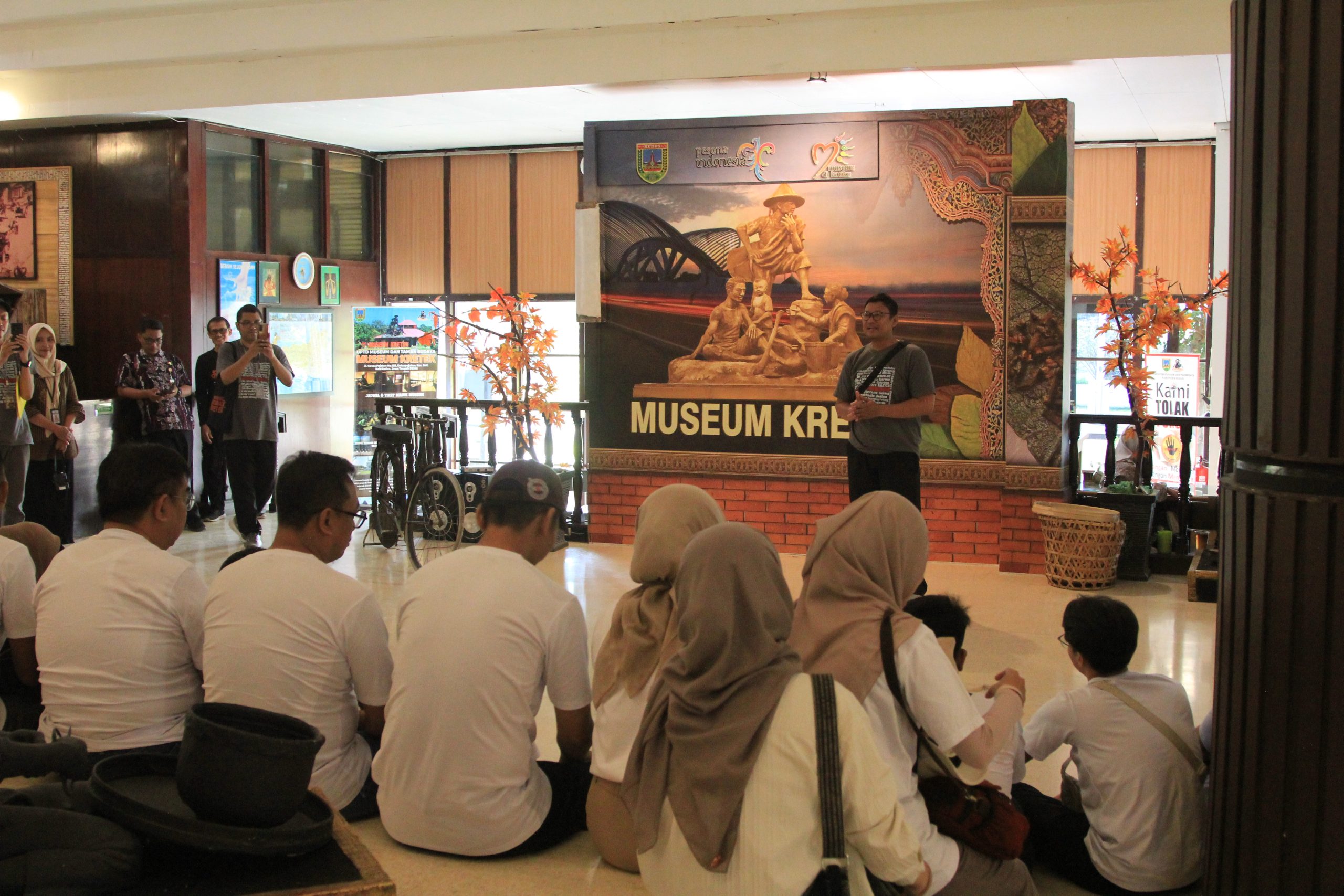 11 Sep Kunjungan ke Tempat Bersejarah di Kudus 1 scaled