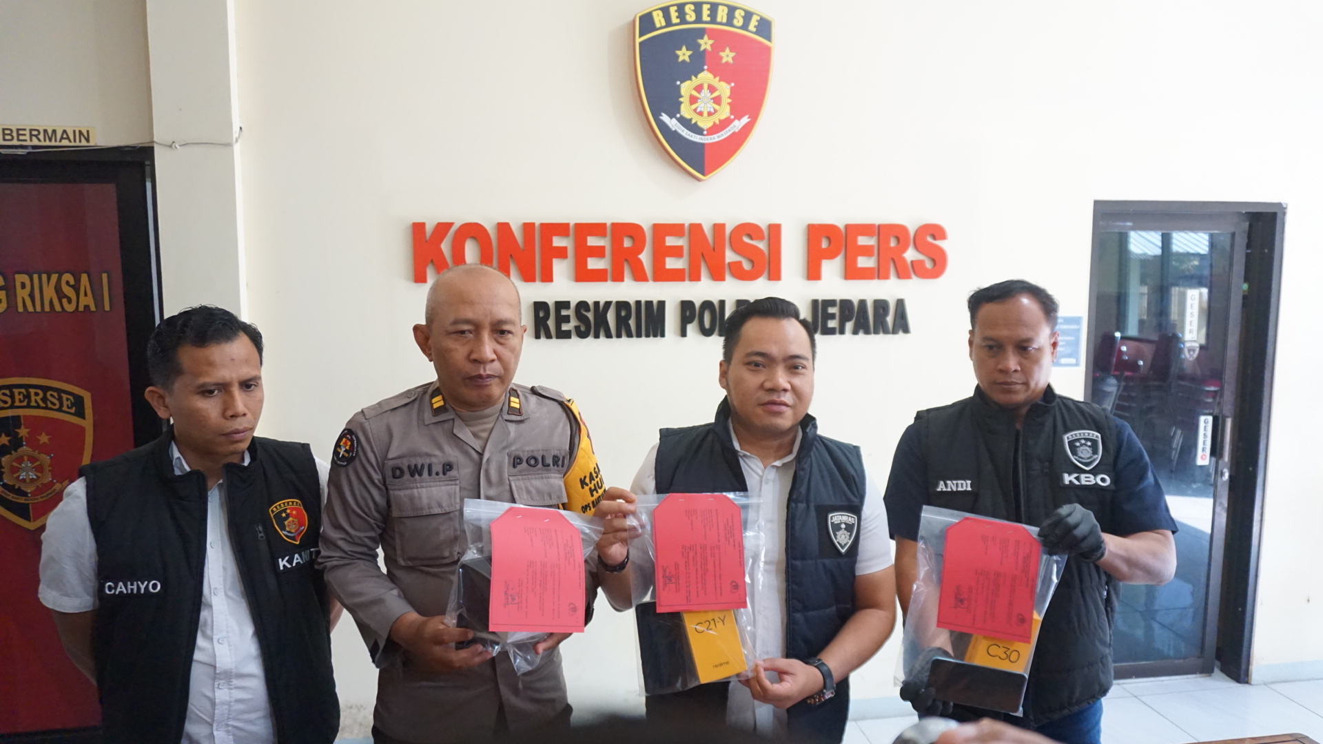 konferensi pers di Mapolres Jepara, Rabu (25/9/2024)
