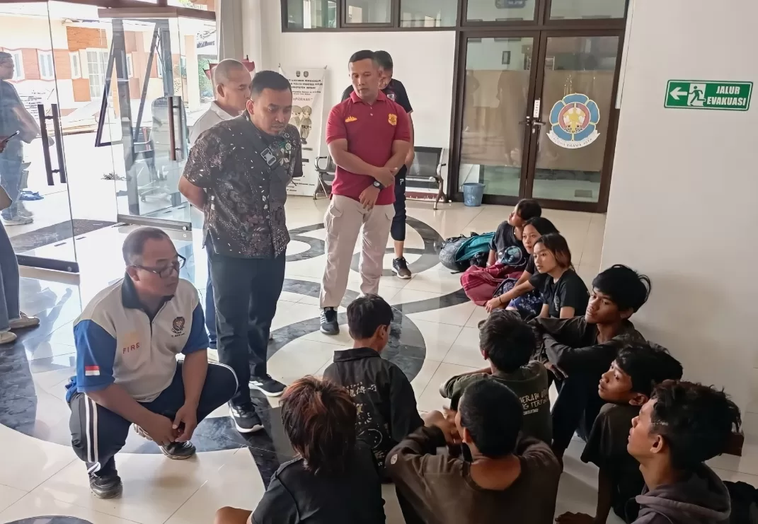 Sepuluh anak punk diamankan oleh petugas Satpol PP Jepara(SATPOL PP JEPARA UNTUK RADAR KUDUS)