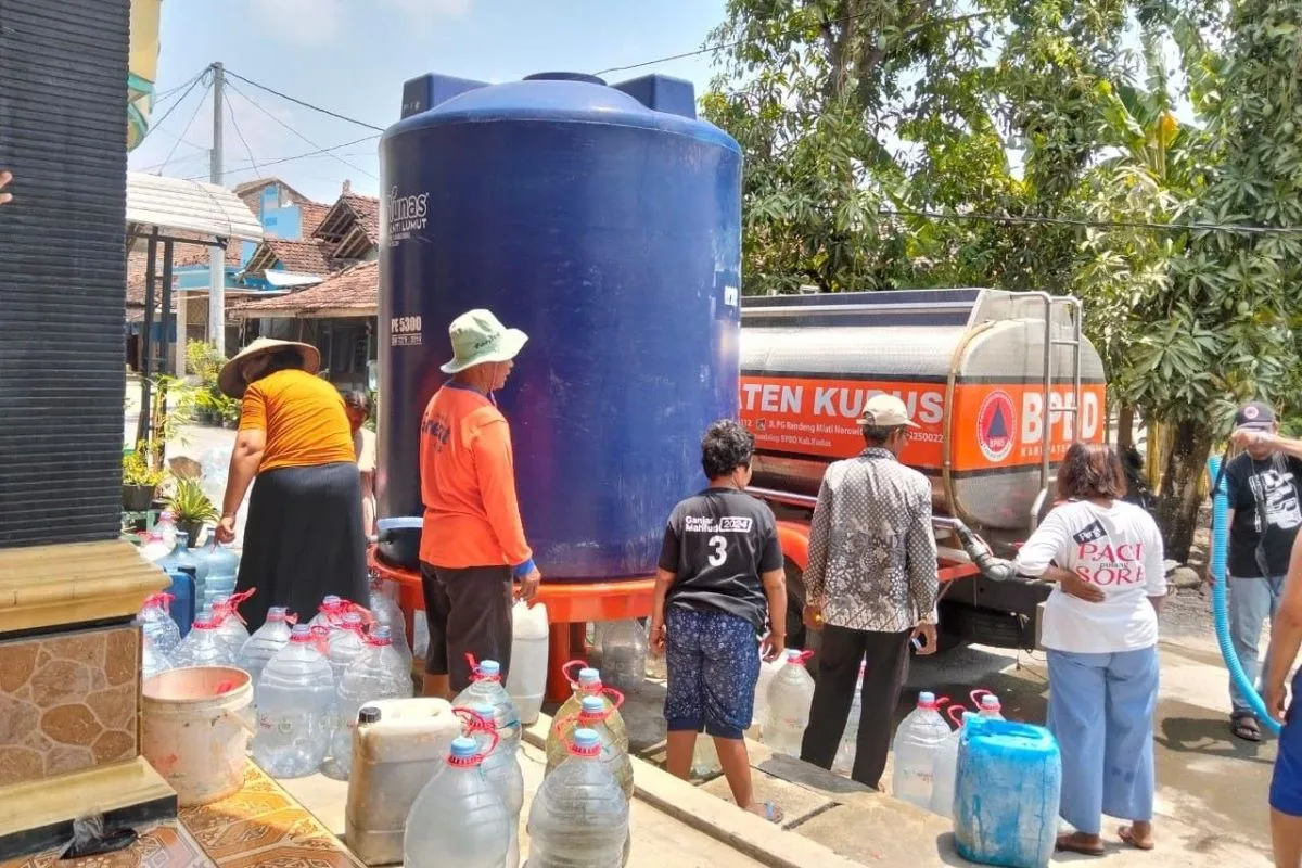 BPBD Kudus menempatkan tandon air di beberapa desa yang terdampak kekeringan (ANTARA/HO-Bpbd Kudus)