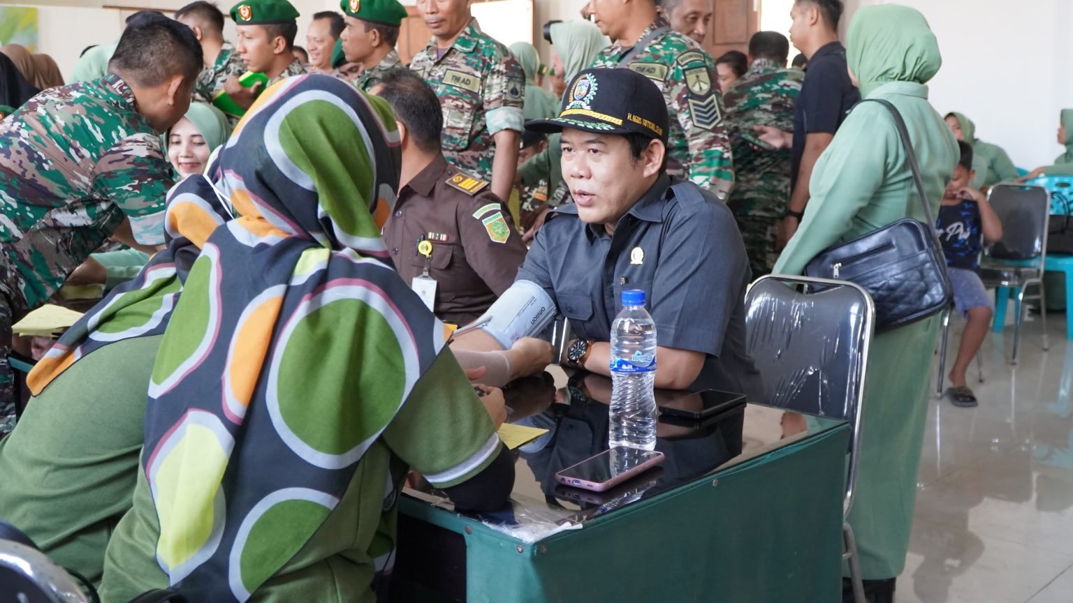 Ketua sementara DPRD Jepara, Agus Sutisna mengikuti bakti sosial di Makodim Jepara, dalam rangka HUT TNI ke-79