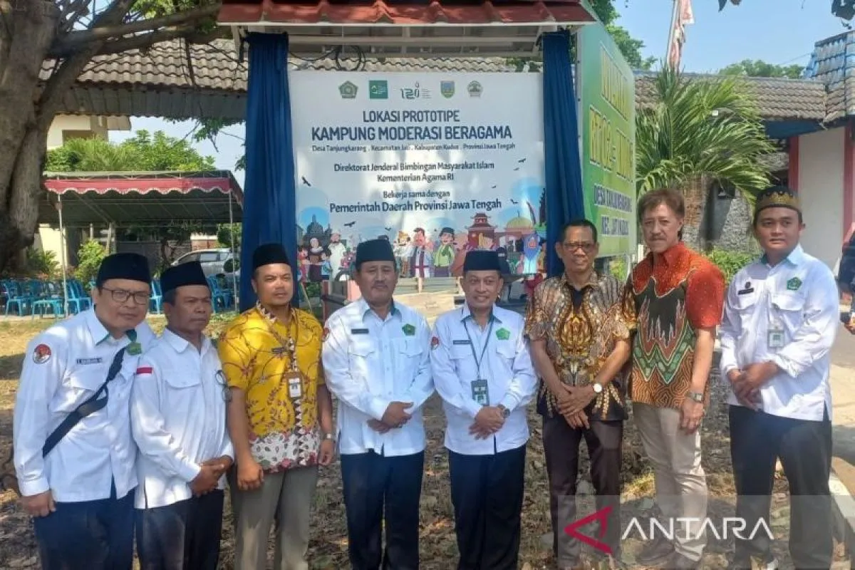 Peresmian prototipe kampung moderasi beragama di Desa Tanjungkarang, Kecamatan Jati, Kabupaten Kudus pada Selasa (29/10/2024). (ANTARA/Akhmad Nazaruddin Lathif)