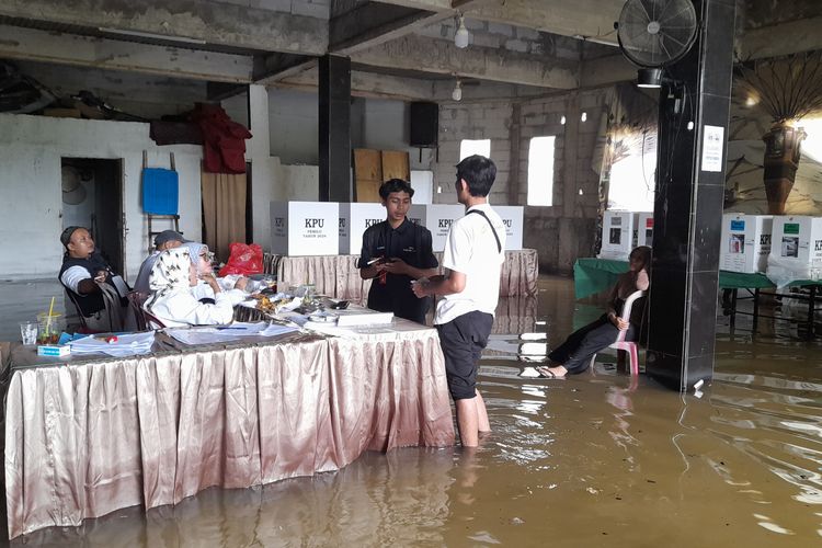 TPS kebanjiran (foto: KOMPAS.com/KRISDA TIOFANI)