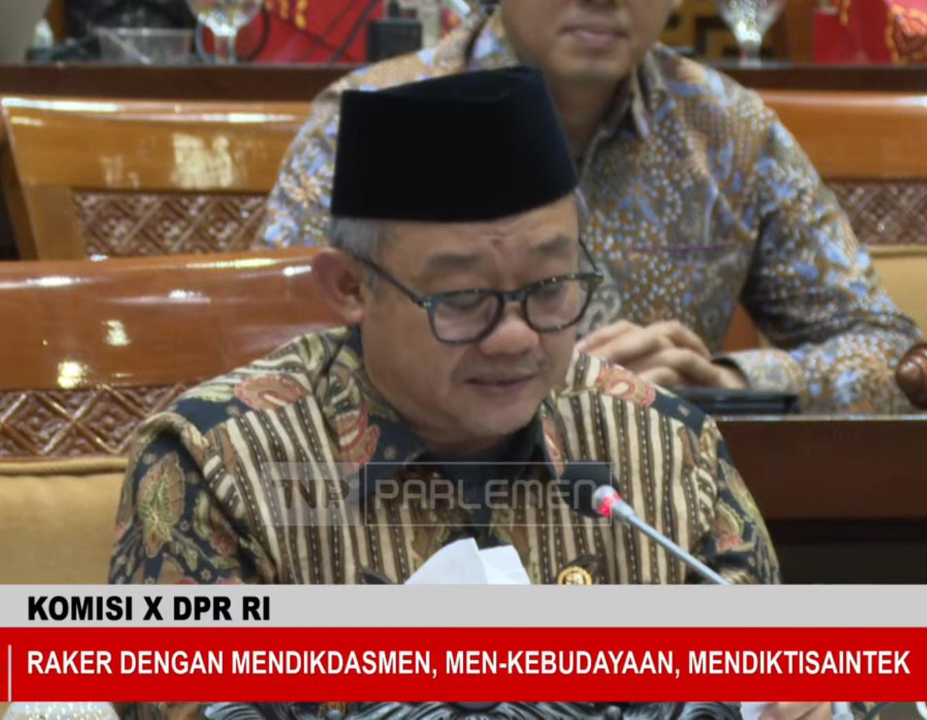 Menteri Pendidikan Dasar dan Menengah, Prof. Abdul Mu'ti, dalam rapat kerja di Gedung DPR RI pada Rabu (6/11) (Kanal Youtube TVR PARLEMEN)