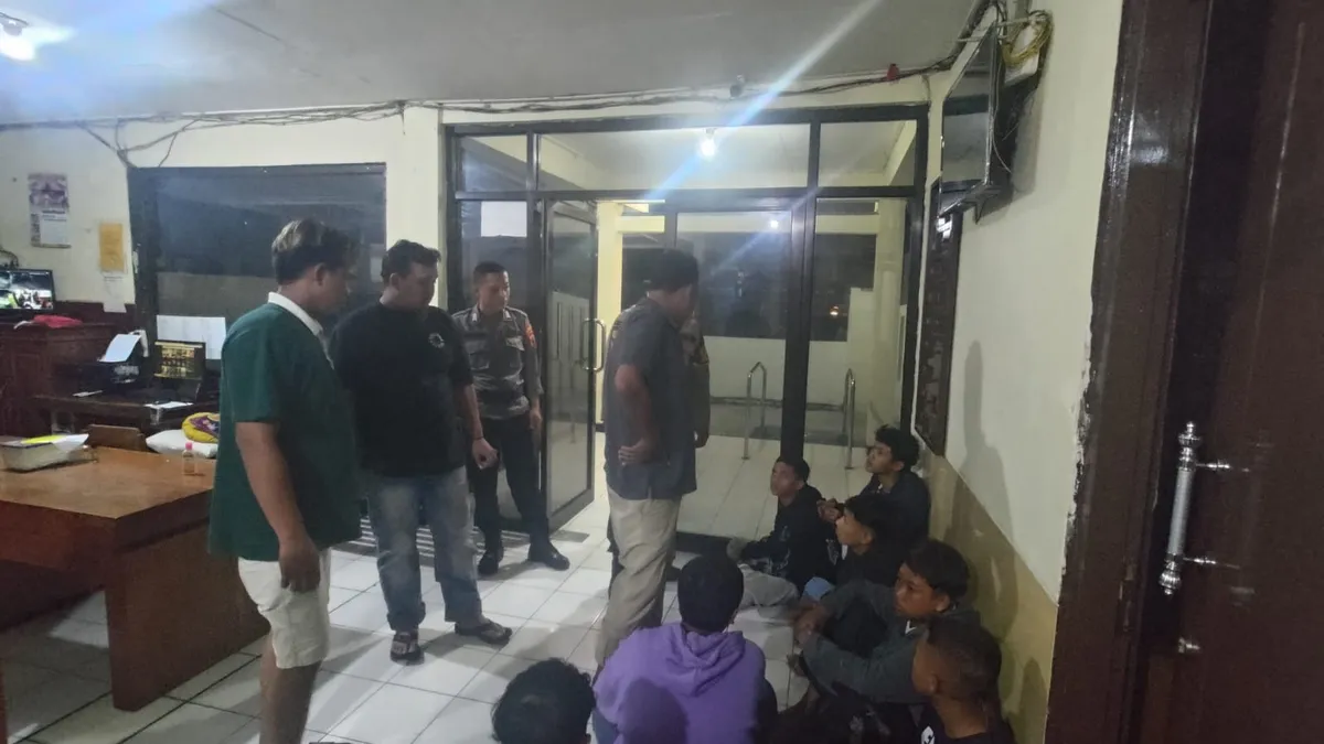 Kepolisian memeriksa para remaja yang kedapatan akan tawuran (foto: mediapurwodadi.com)