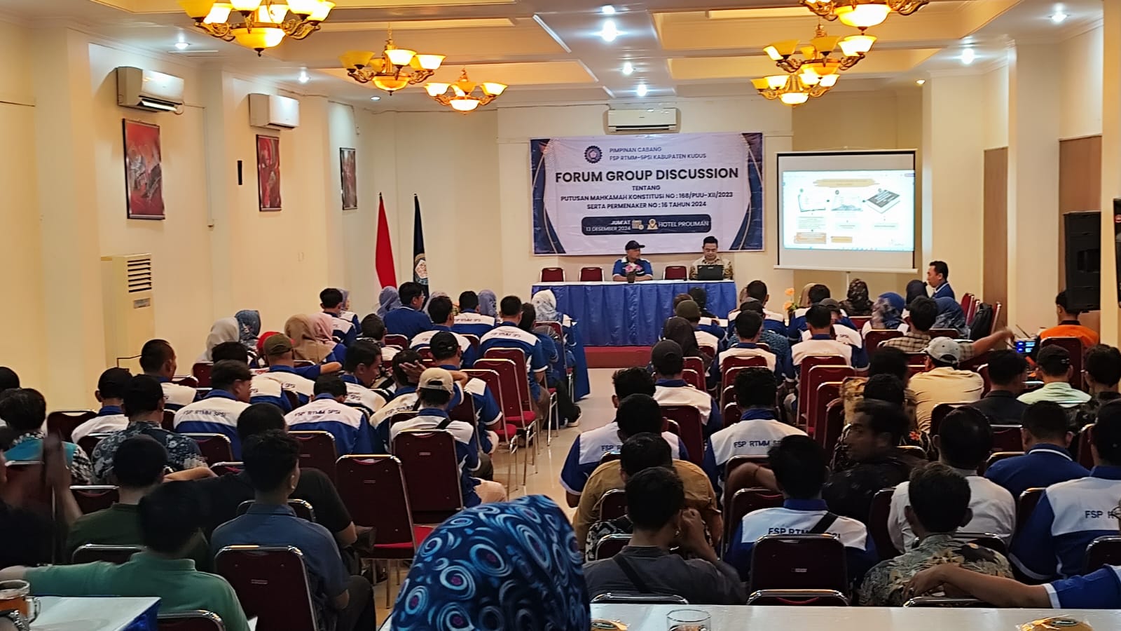 Rapat Dewan Pengupahan tri partij antara pengusaha, serikat buruh, dan Dinas Tenaga Kerja Kabupaten Kudus pada Jumat (13/12/2024)