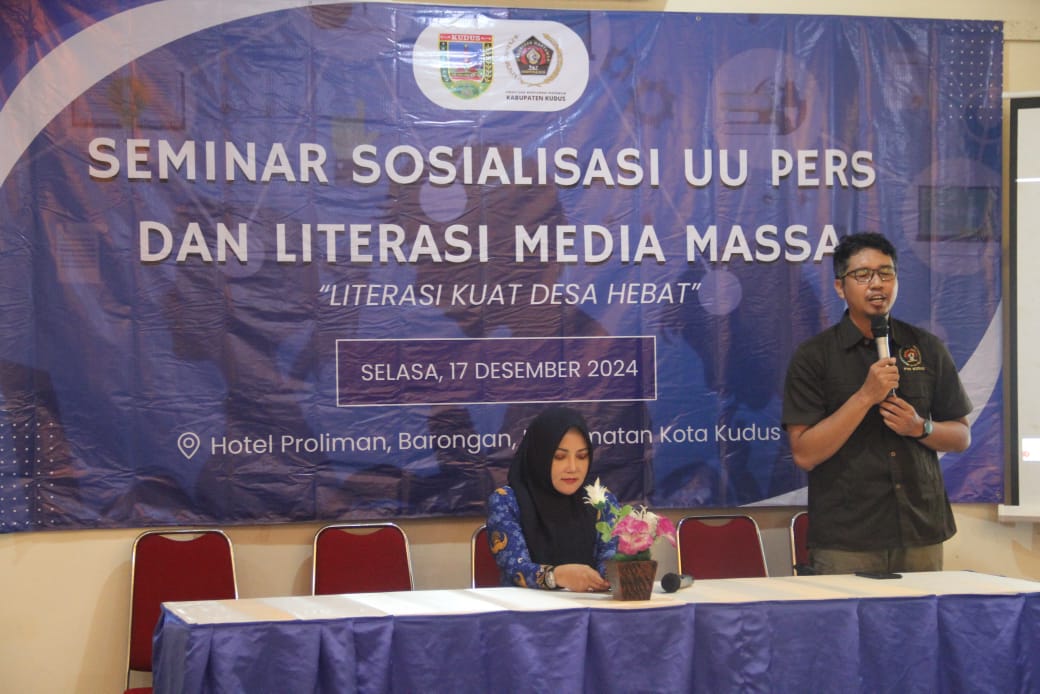 Persatuan Wartawan Indonesia (PWI) Kabupaten Kudus mengadakan kegiatan Sosialisasi Undang-Undang Pers dan Literasi Media Massa di Hotel Proliman, Kabupaten Kudus pada Selasa (17/12).