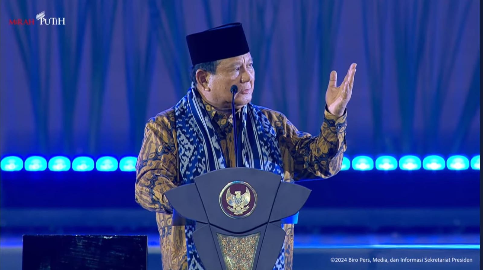 Presiden Prabowo Subianto dalam acara perayaan Natal Nasional di Indonesia Arena, Kompleks Gelora Bung Karno, Jakarta, Sabtu (28/12)