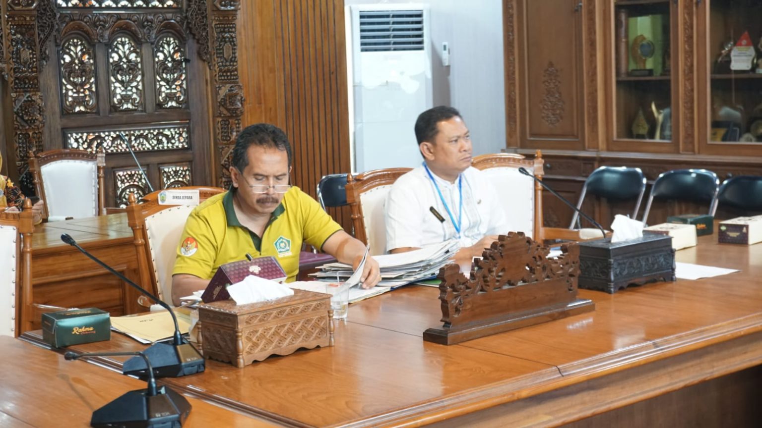rapat koordinasi pemenuhan data MCP 2024, di ruang Command Center Setda Kabupaten setempat, Jumat (20/12/2024)