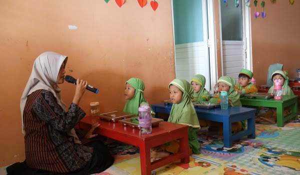 Launching program Makan Bergizi Gratis di salahs atu sekolah di Kecamatan Mejobo, Kudus. Foto: Rabu Sipan/BETANEWS.ID
