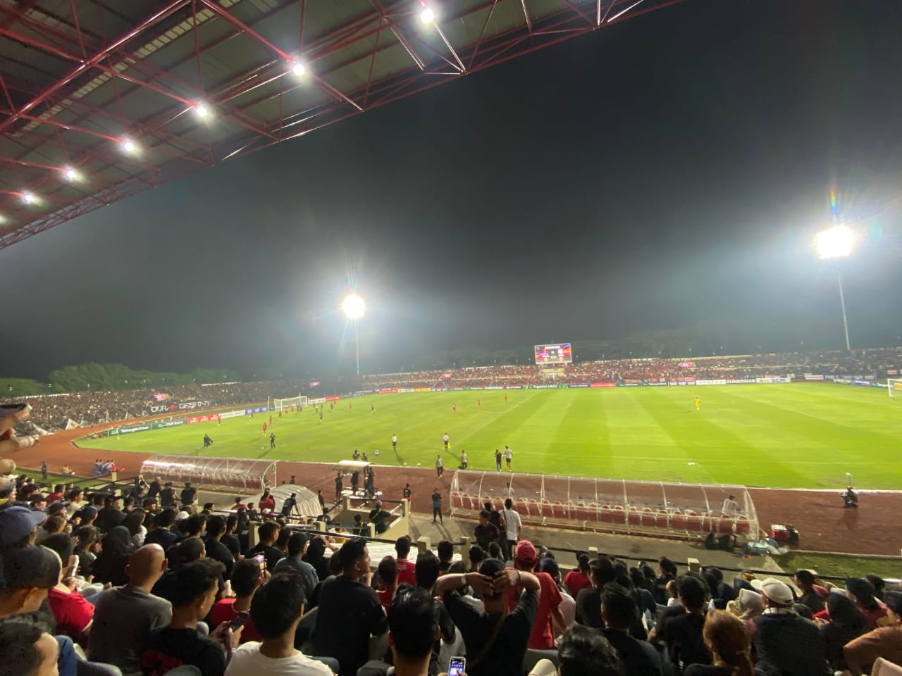 pertandingan perdana pasca revitalisasi Stadion Gelora Bumi Kartini (GBK) antara Persijap Jepara dan Adhyaksa FC.