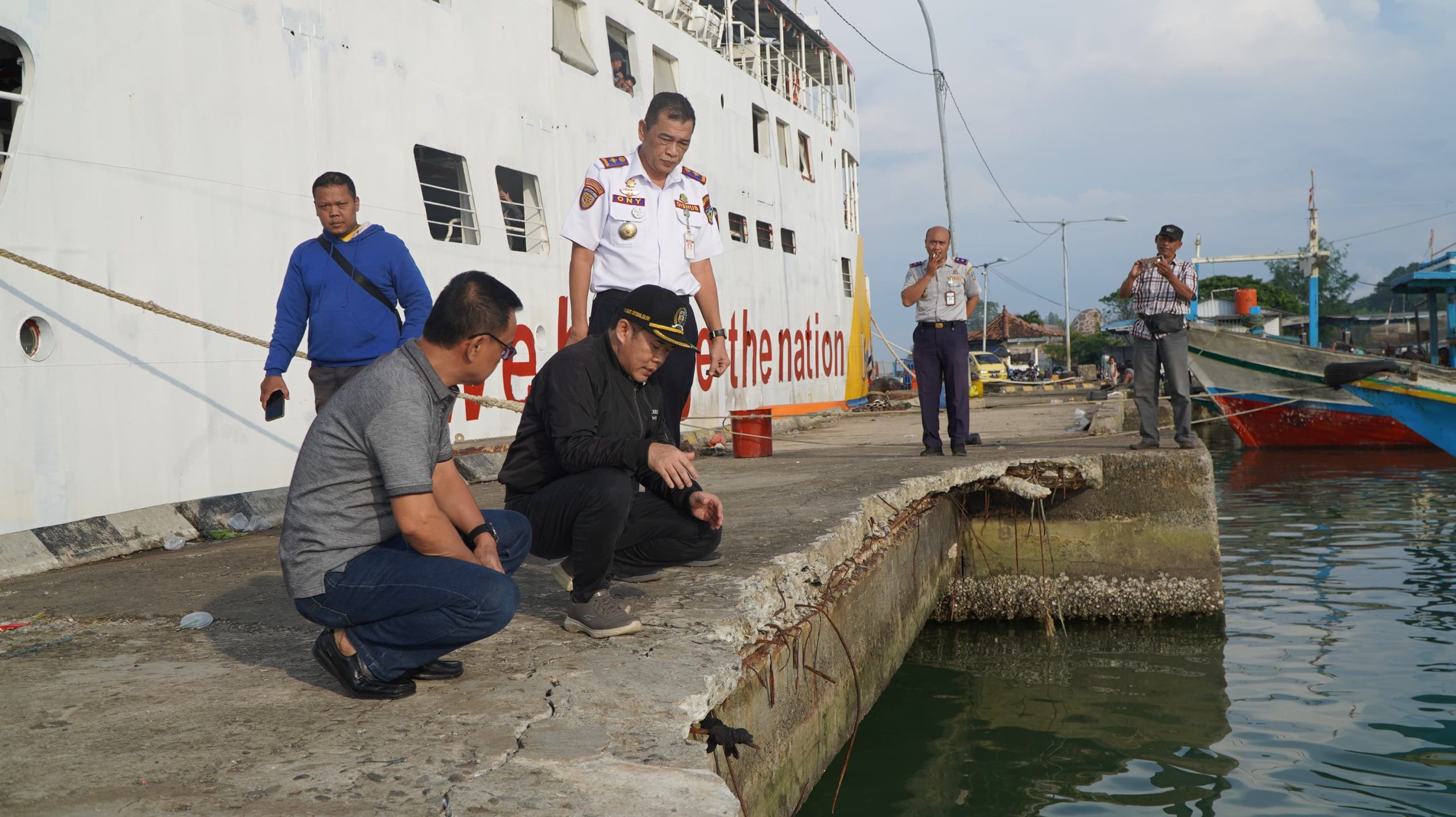 Ketua DPRD Jepara, Agus Sutisna pada Minggu (26/01/2024) ketika melakukan inspeksi mendadak (sidak) di Dermaga Pantai Kartini