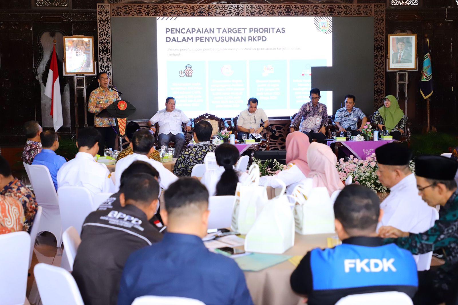 Forum Komunikasi Publik Rancangan Awal RKPD Kabupaten Kudus Tahun 2026 di Pendapa Kabupaten Kudus pada Rabu, (22/1/2025)