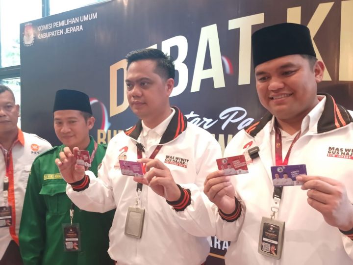 Pasangan bupati terpilih Witiarso Utomo - Ibnu Hajar. Metrotvnews.com/ Rhobi Shani.