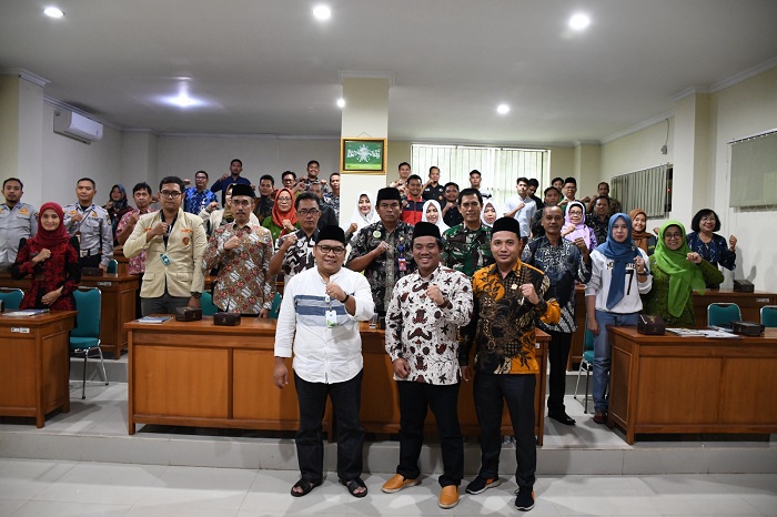 Penandatanganan memorandum antara Bawaslu Jepara dan Unisnu Jepara berlangsung di Gedung Pascasarjana Unisnu Jepara pada Kamis (30/1) (foto: Joglo Jateng)