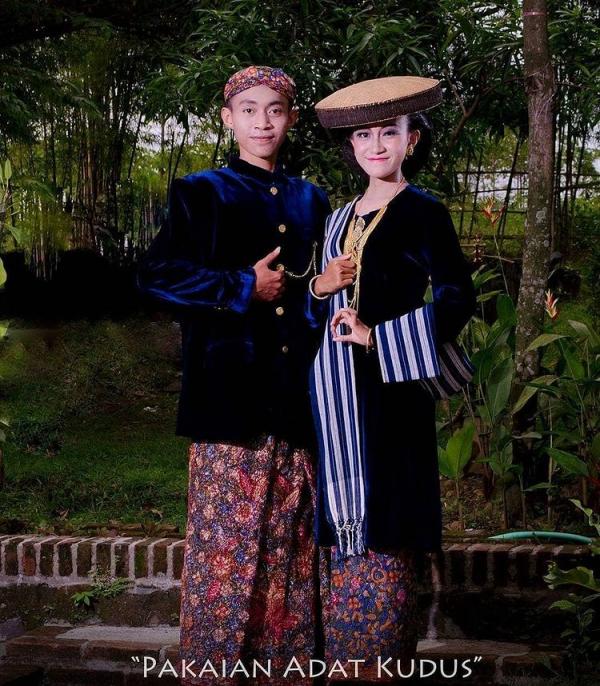 Baju adat Kudus (foto: iNews Muria)