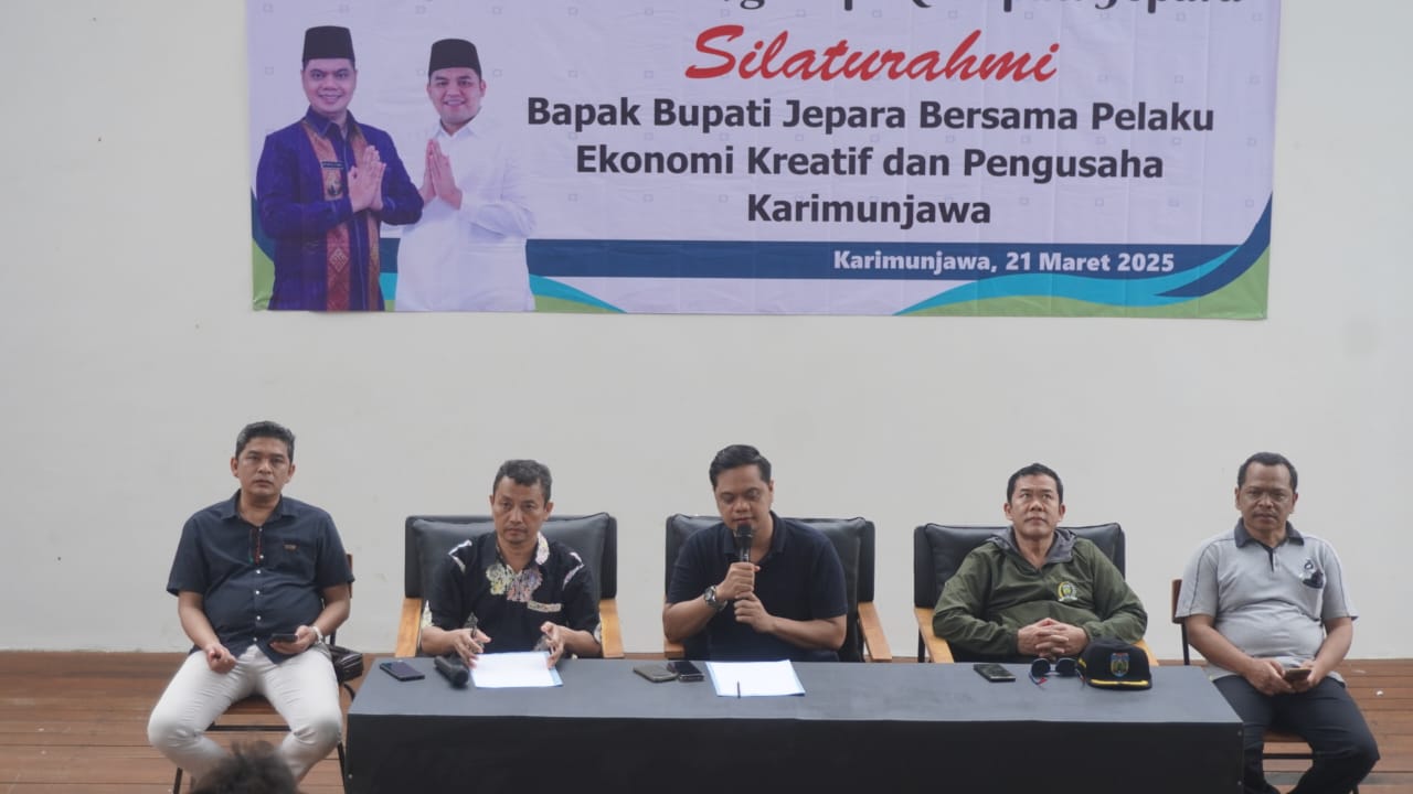 Audiensi bersama seluruh pelaku usaha pariwisata dan ekonomi kreatif di Karimunjawa guna membahas potensi wisata baru dan mendengar masukan dari para pegiat wisata di Halo Sustainable Resort, Karimunjawa, Sabtu, (22/3/2025)