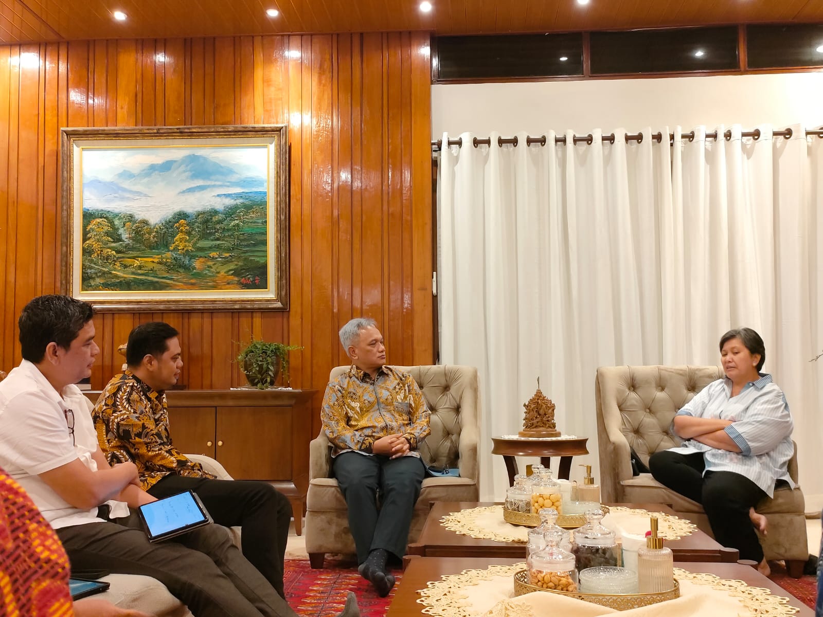 Bupati Jepara, H. Witiarso Utomo saat bersilaturahmi ke kediaman Wakil Ketua MPR RI, Lestari Moerdijat, Selasa (25/3/2025)
