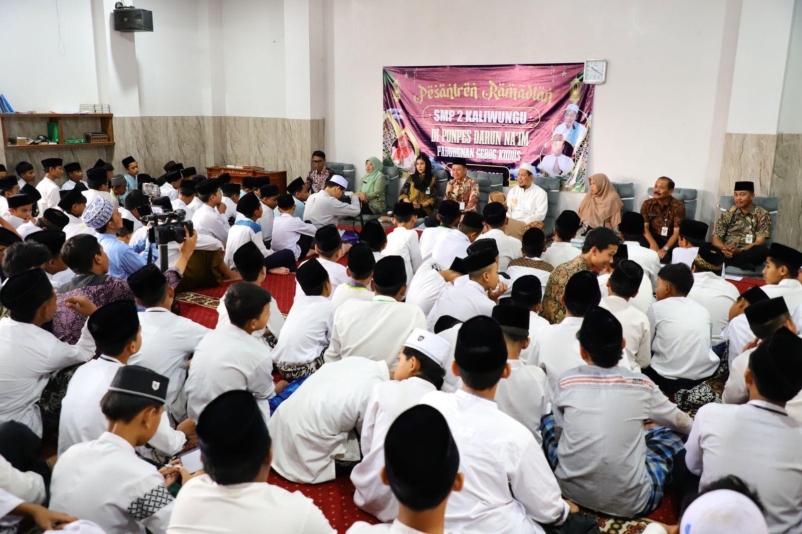 Pesantren Ramadan SMP 2 Kaliwungu di Ponpes Darun Na'im, Padurenan, Gebog, Selasa (11/3/2025)