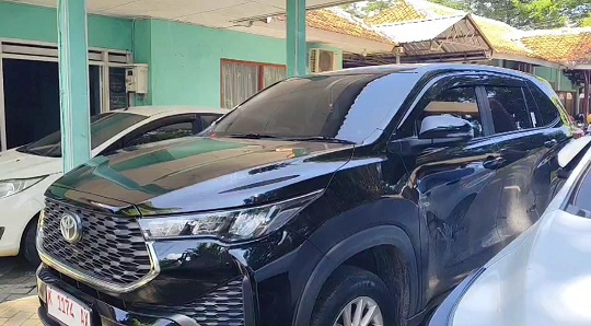 Mobil dinas baru Kepala DLH Kabupaten Rembang (foto: Radio R2B Rembang)