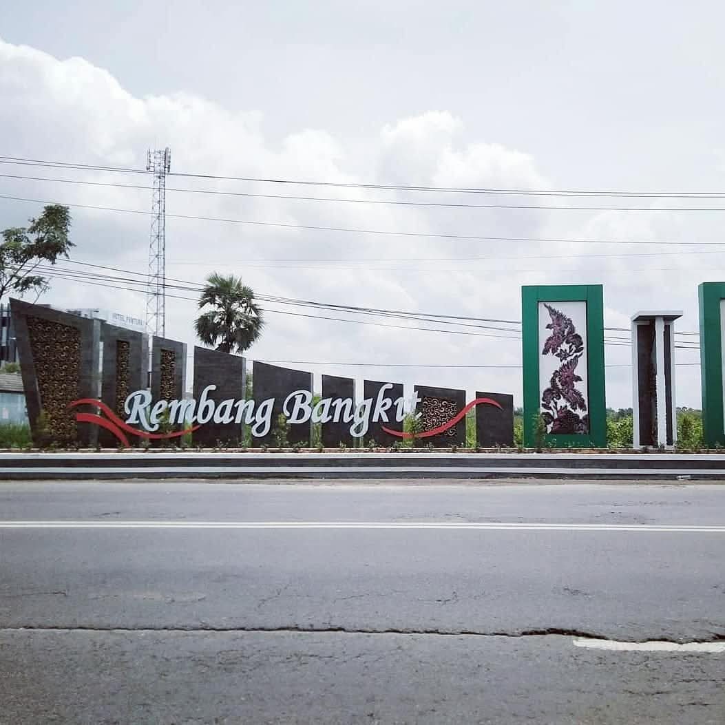 Tugu Rembang Bangkit (foto: Facebook Informasi Lokasi Kota Rembang)