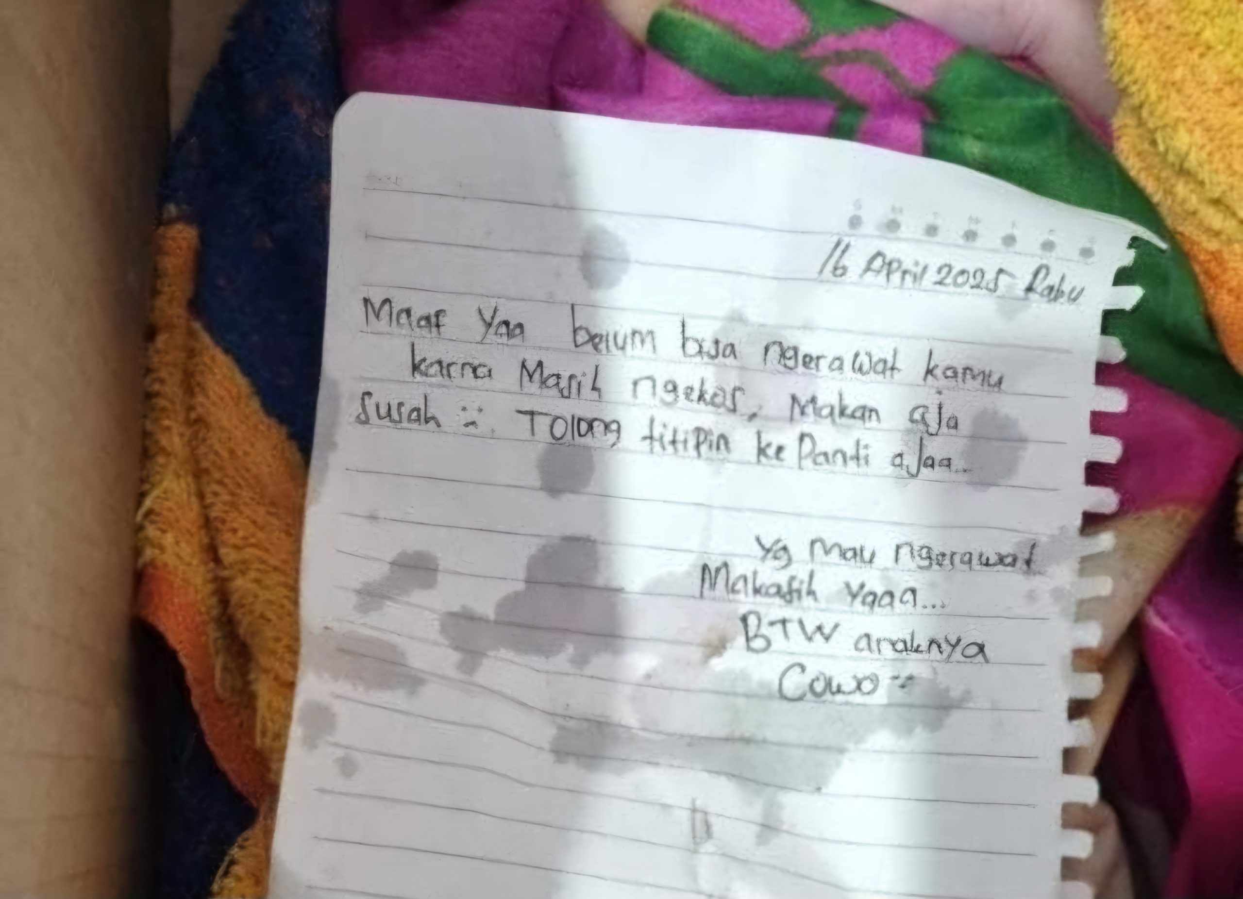 Isi surat di dalam kardus bersama bayi yang ditemukan pada Kamis, 17 April 2025, sekitar pukul 07.30 WIB di depan gudang baru si Pendosawalan, Jepara