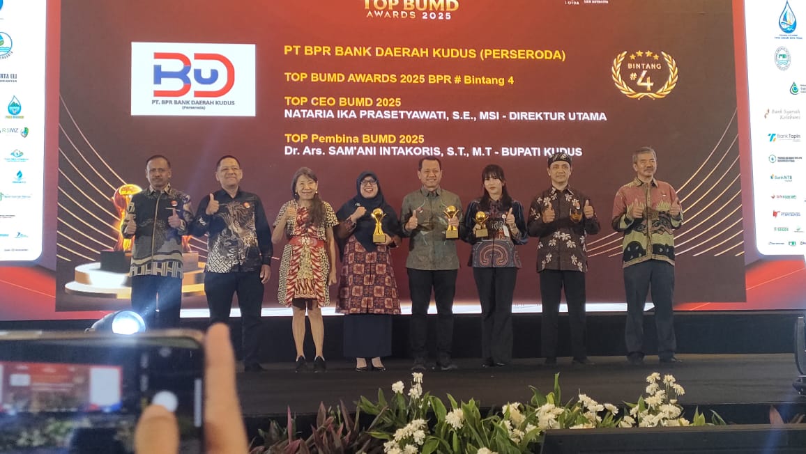 Kabupaten Kudus memborong tiga penghargaan sekaligus dalam ajang TOP BUMD Awards 2025 yang digelar di Dian Ballroom, Hotel Raffles Jakarta, Senin (28/4/2025)