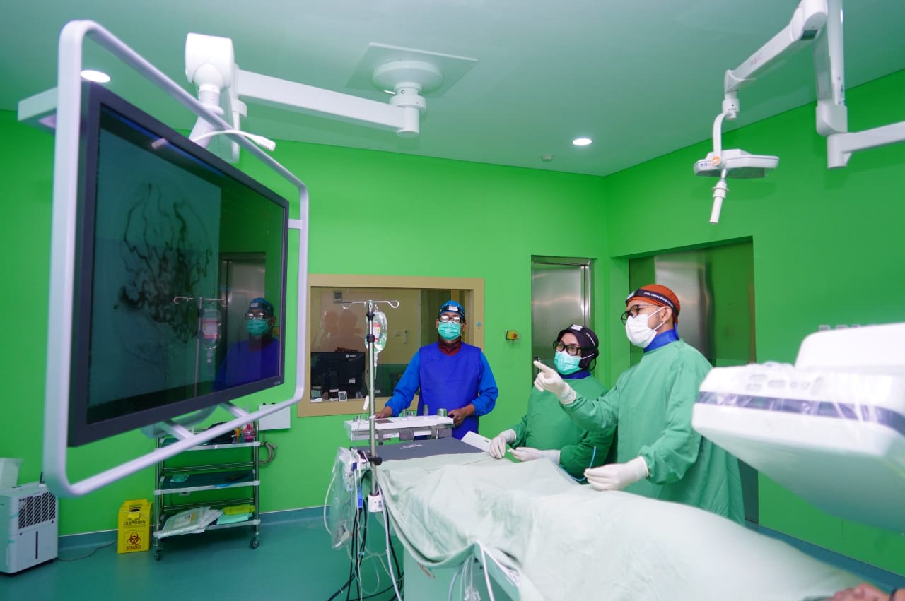 Layanan neuro intervensi dengan metode Digital Subtraction Angiography (DSA) di Rumah Sakit Umum Daerah (RSUD) dr. Loekmono Hadi Kudus