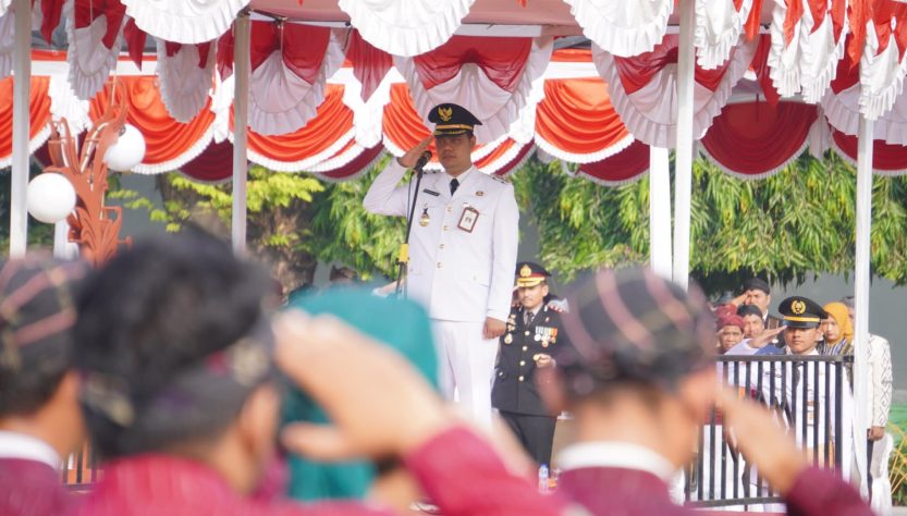 Bupati Jepara memimpin upacara peringatan HUT Jepara ke 476 (foto: jepara.go.id)