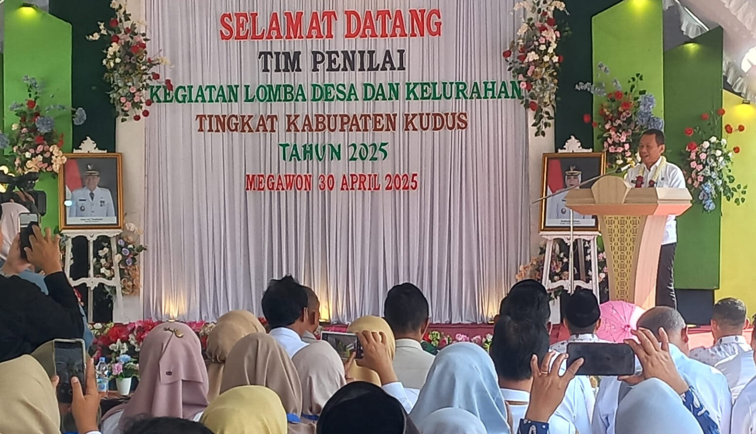 Bupati Kudus, Sam’ani Intakoris yang hadir dalam klarifikasi lapangan lomba desa di Desa Megawon, Kecamatan Jati pada Rabu, 30 April 2025 (foto: Zonanews.id)