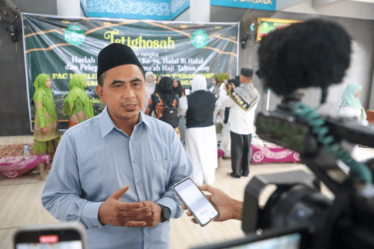Wakil Gubernur Jawa Tengah, Taj Yasin Maimoen usai menghadiri acara Istigasah Harlah NU ke-79, Halalbihalal, dan Pelepasan Calon Jemaah Haji Tahun 2025 di Masjid Al Barokah Luboyo, Bumiayu, Kabupaten Pati pada Senin, 12 Mei 2025 menyampaikan mengenai pengkajian ulang studi tour sekolah