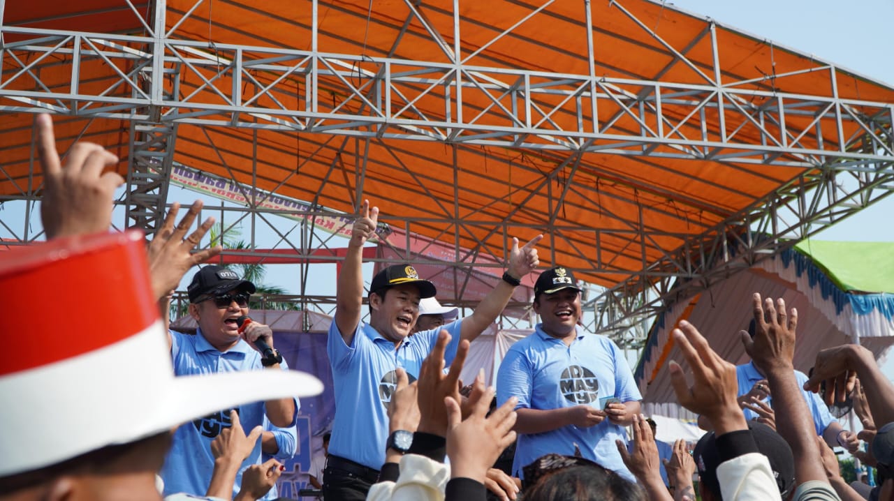 Ketua DPRD Jepara, Agus Sutisna dalam peringatan Hari Buruh Internasional atau May Day yang digelar di Pantai Kartini, Kamis (1/5/2025)