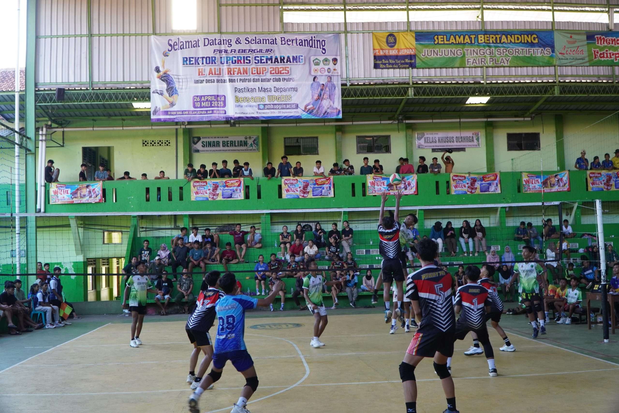 Jalannya turnamen futsal di lapangan SMKI Jepara, Minggu pagi (25/5/2025)
