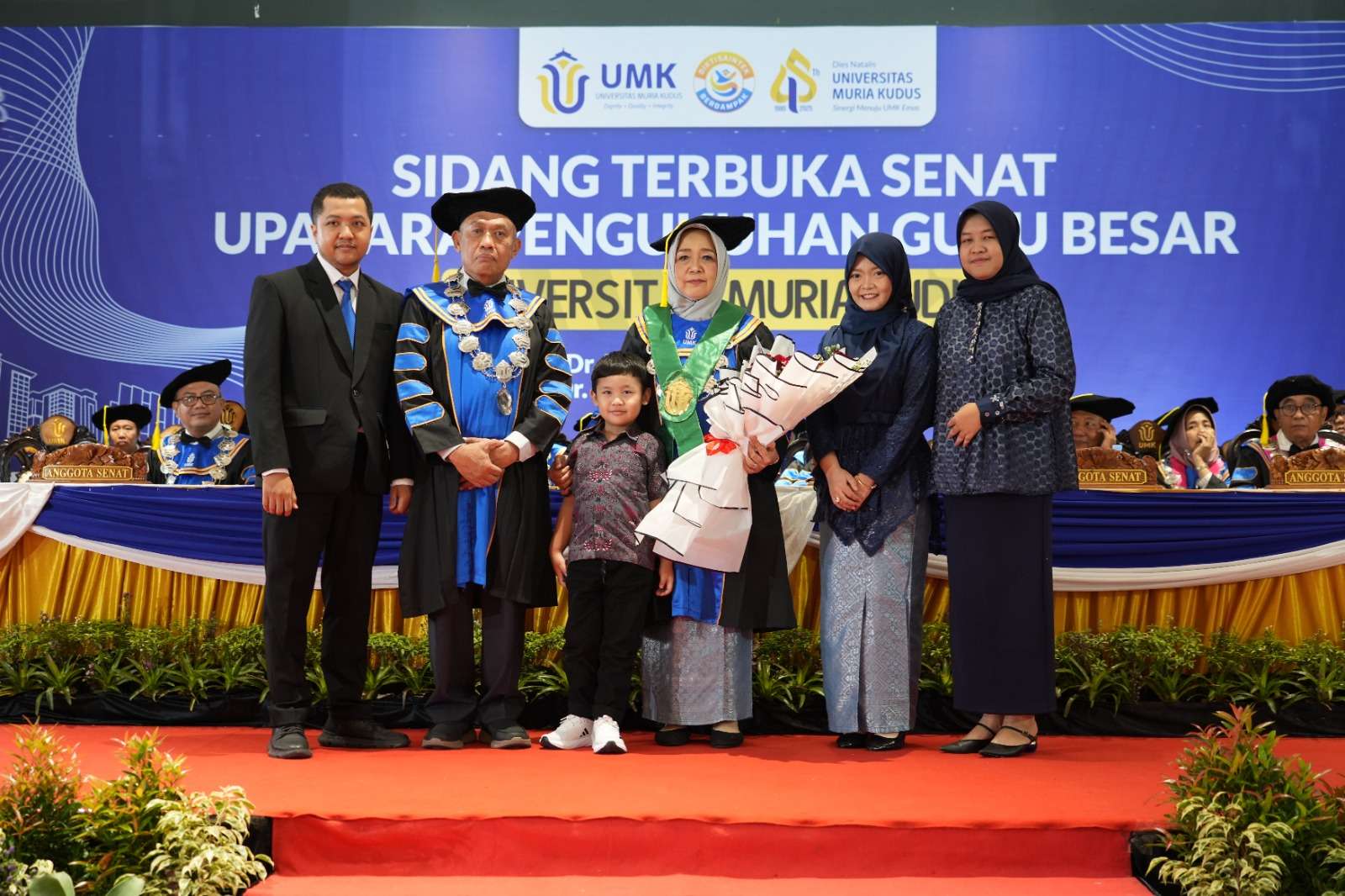 Pengukuhan dua guru besar UMK di Auditorium UMK, Rabu (28 Mei 2025)